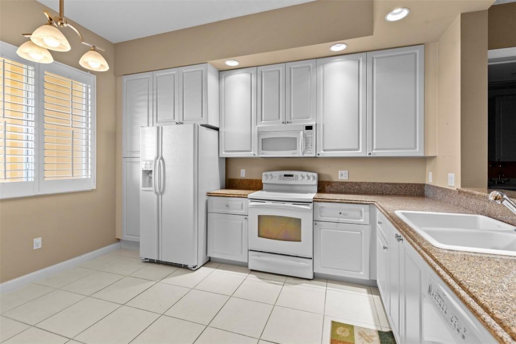 20 Harbour Isle Dr, Unit PH02, Hutchinson Island, FL 34949 Photo