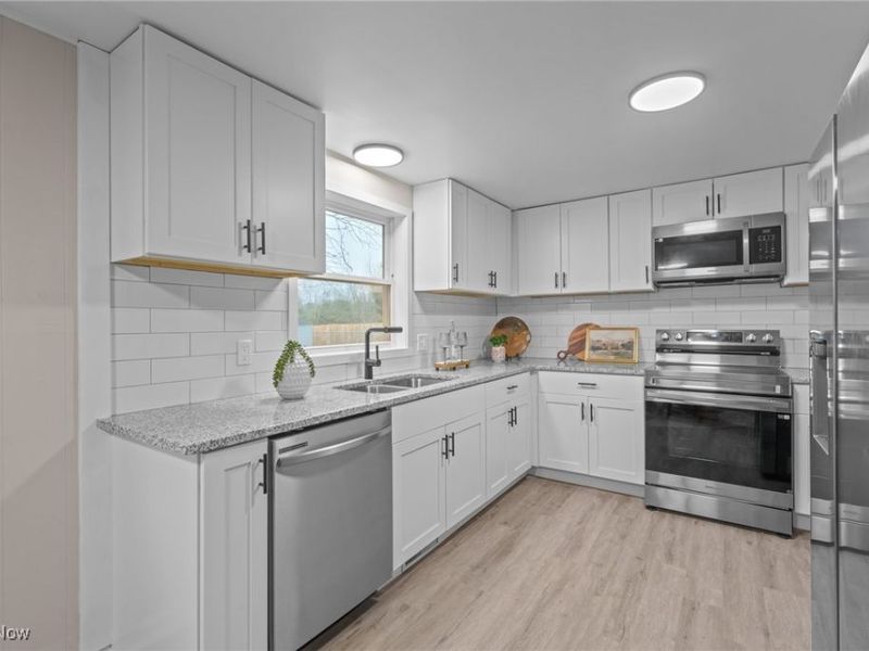 1259 Faircliff Street, Louisville, OH 44641 Photo 15