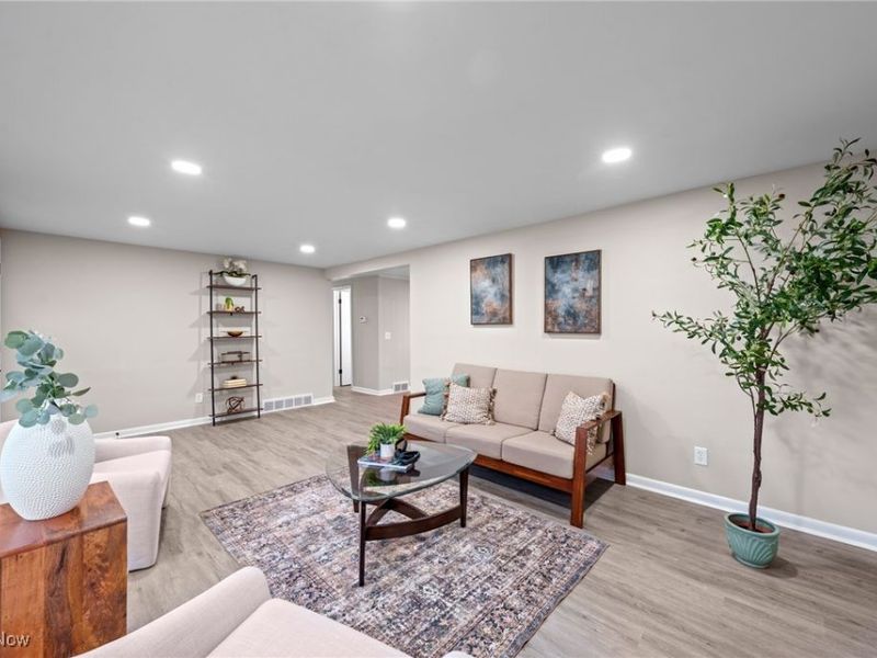 1259 Faircliff Street, Louisville, OH 44641 Photo 9