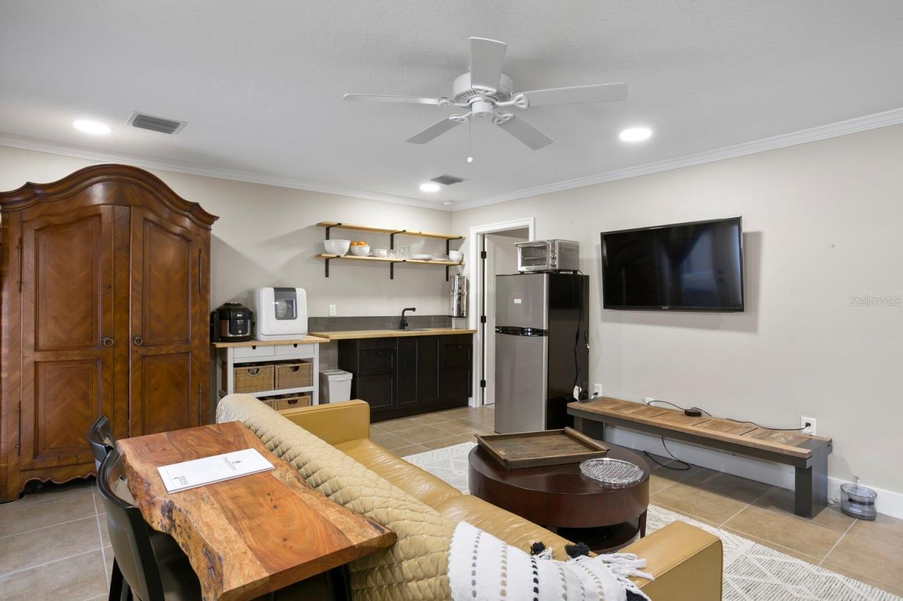 8407 Granite Place, Tampa, FL 33615 Photo