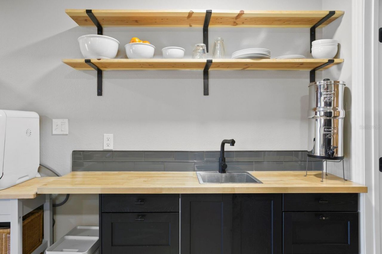 8407 Granite Place, Tampa, FL 33615 Photo