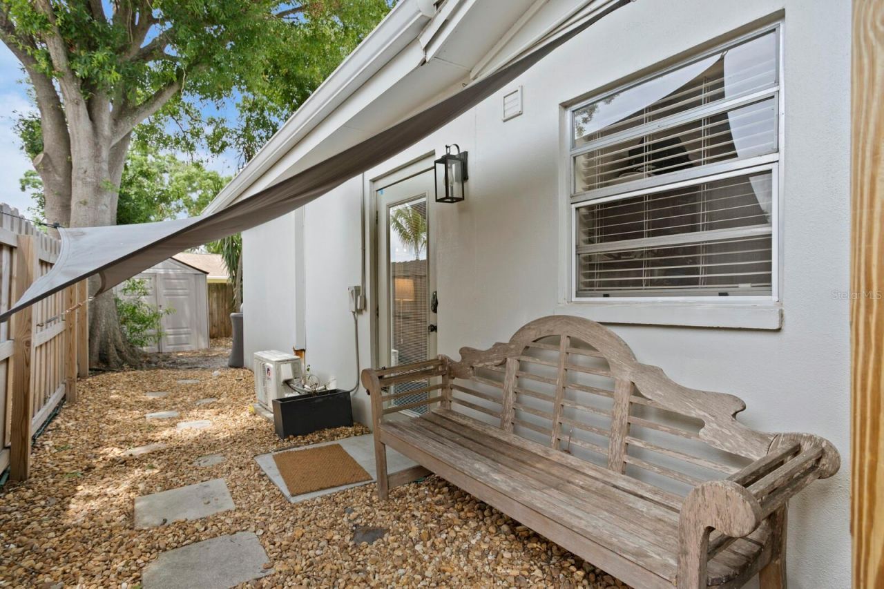 8407 Granite Place, Tampa, FL 33615 Photo