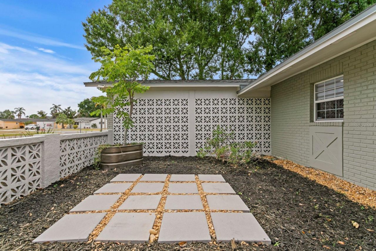 8407 Granite Place, Tampa, FL 33615 Photo