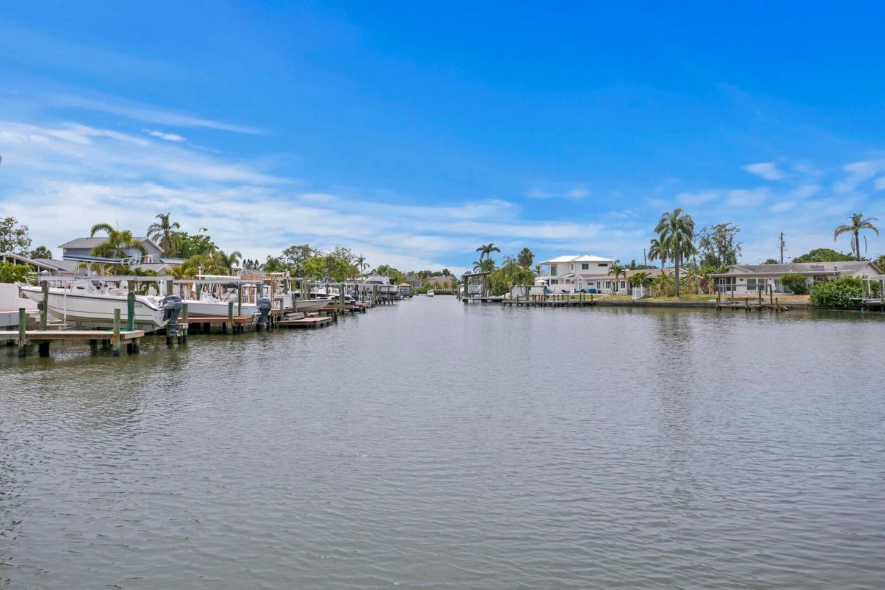 8407 Granite Place, Tampa, FL 33615 Photo