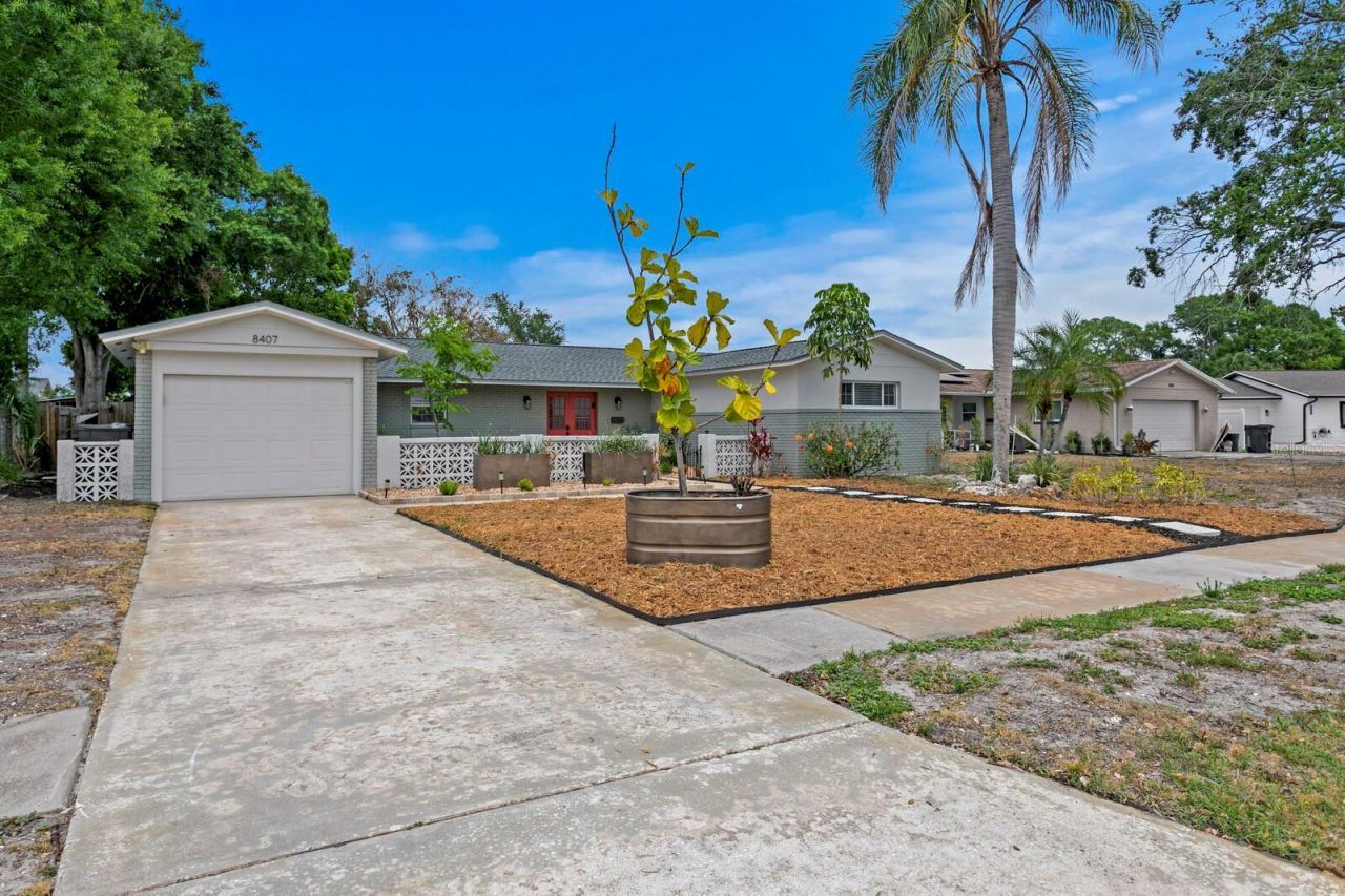 8407 Granite Place, Tampa, FL 33615 Photo