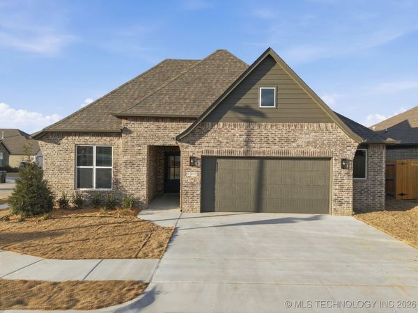 1300 N Beech Street , Broken Arrow, OK 74012