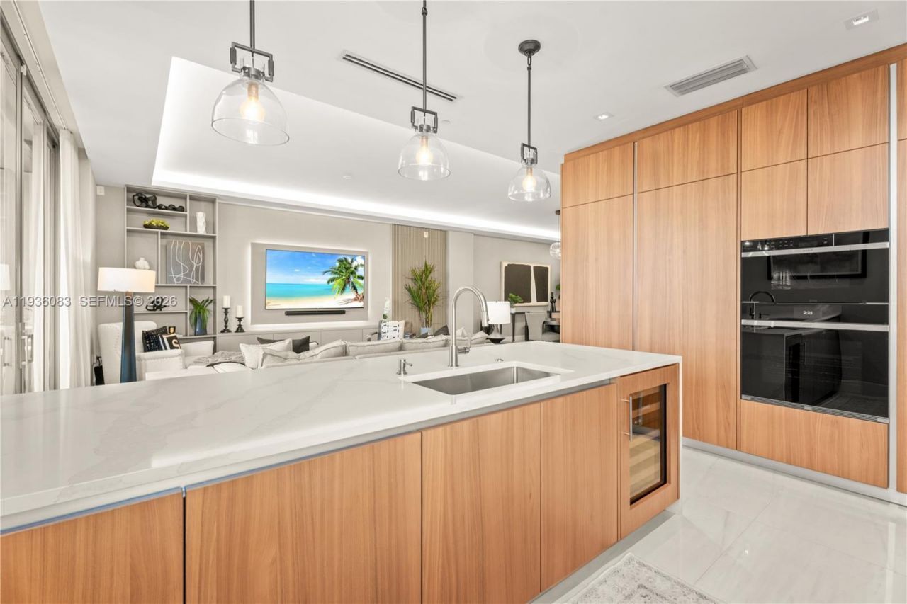 515 Valencia Ave, Unit 403, Coral Gables, FL 33134 Photo