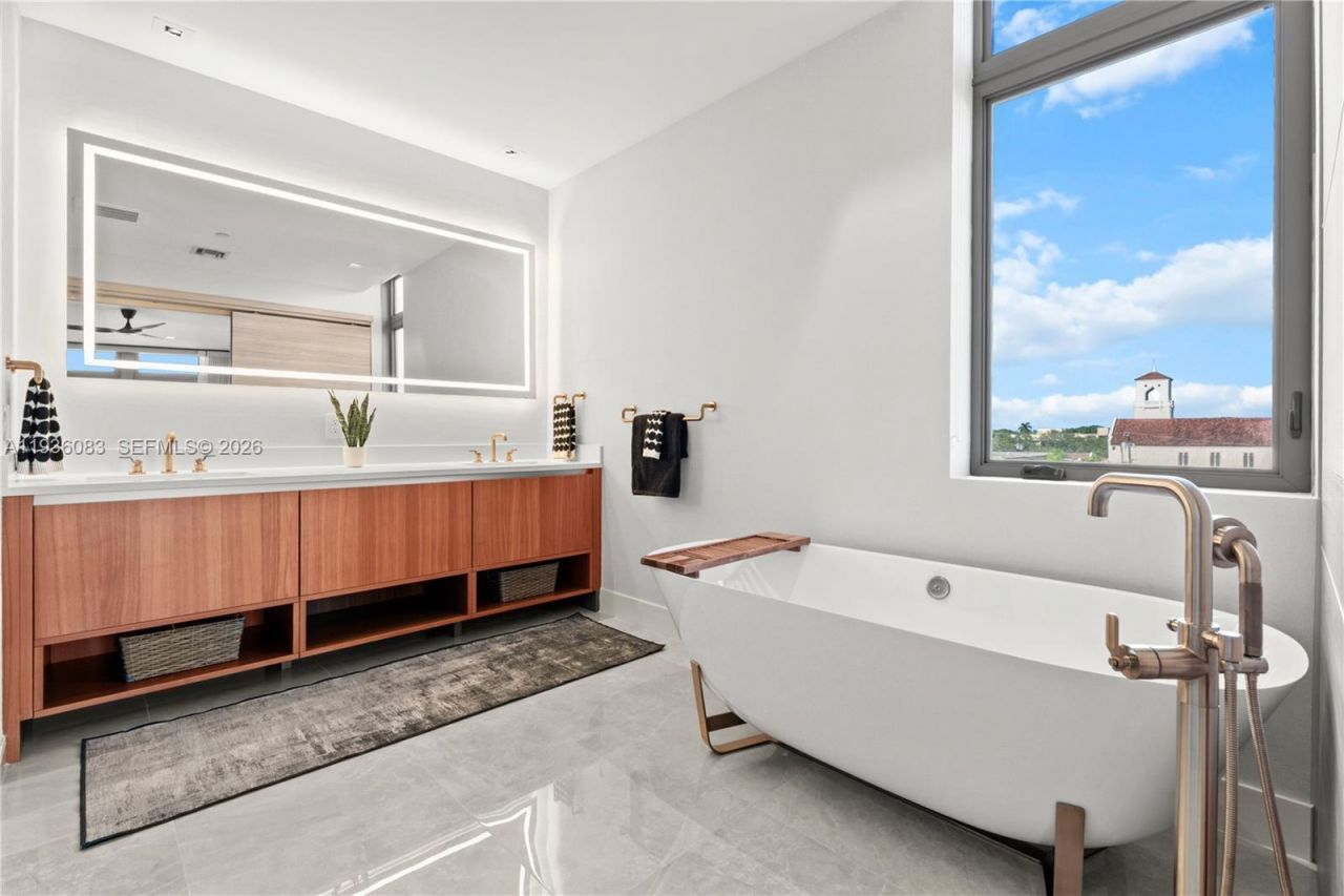 515 Valencia Ave, Unit 403, Coral Gables, FL 33134 Photo