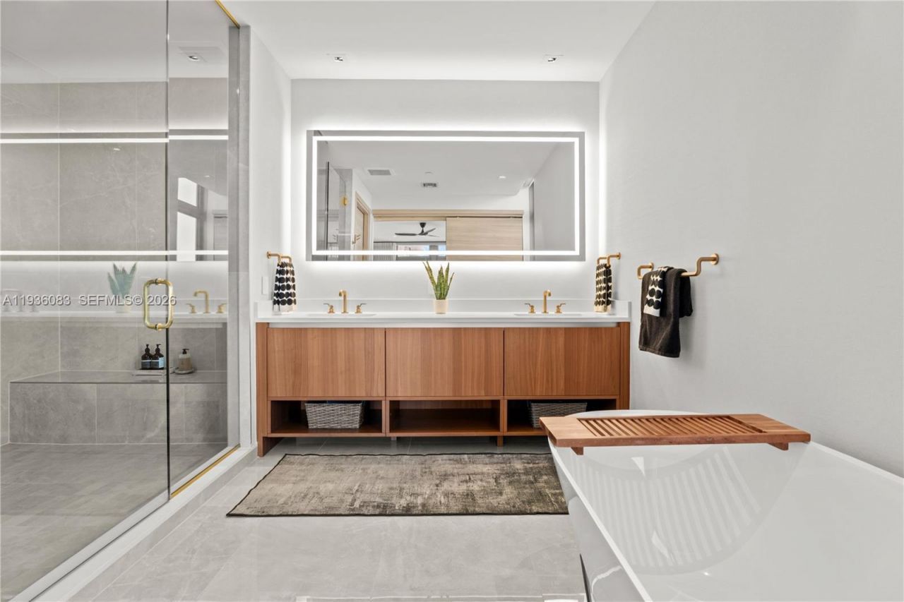 515 Valencia Ave, Unit 403, Coral Gables, FL 33134 Photo