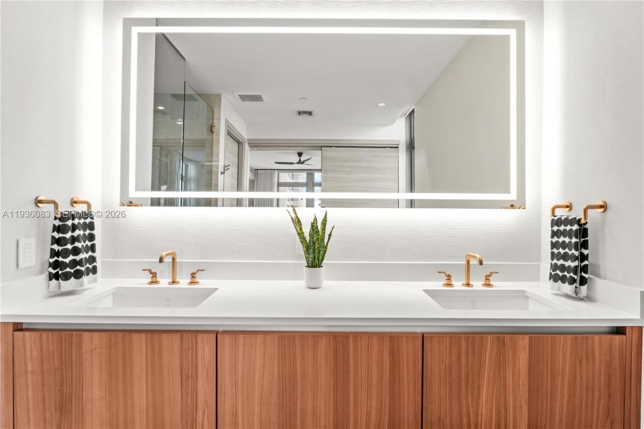 515 Valencia Ave, Unit 403, Coral Gables, FL 33134 Photo