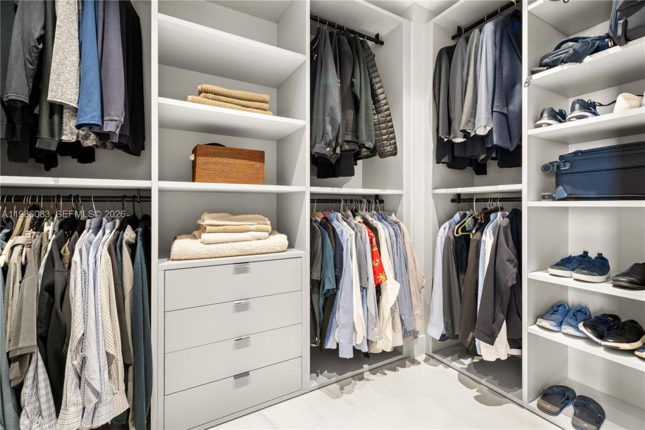 515 Valencia Ave, Unit 403, Coral Gables, FL 33134 Photo