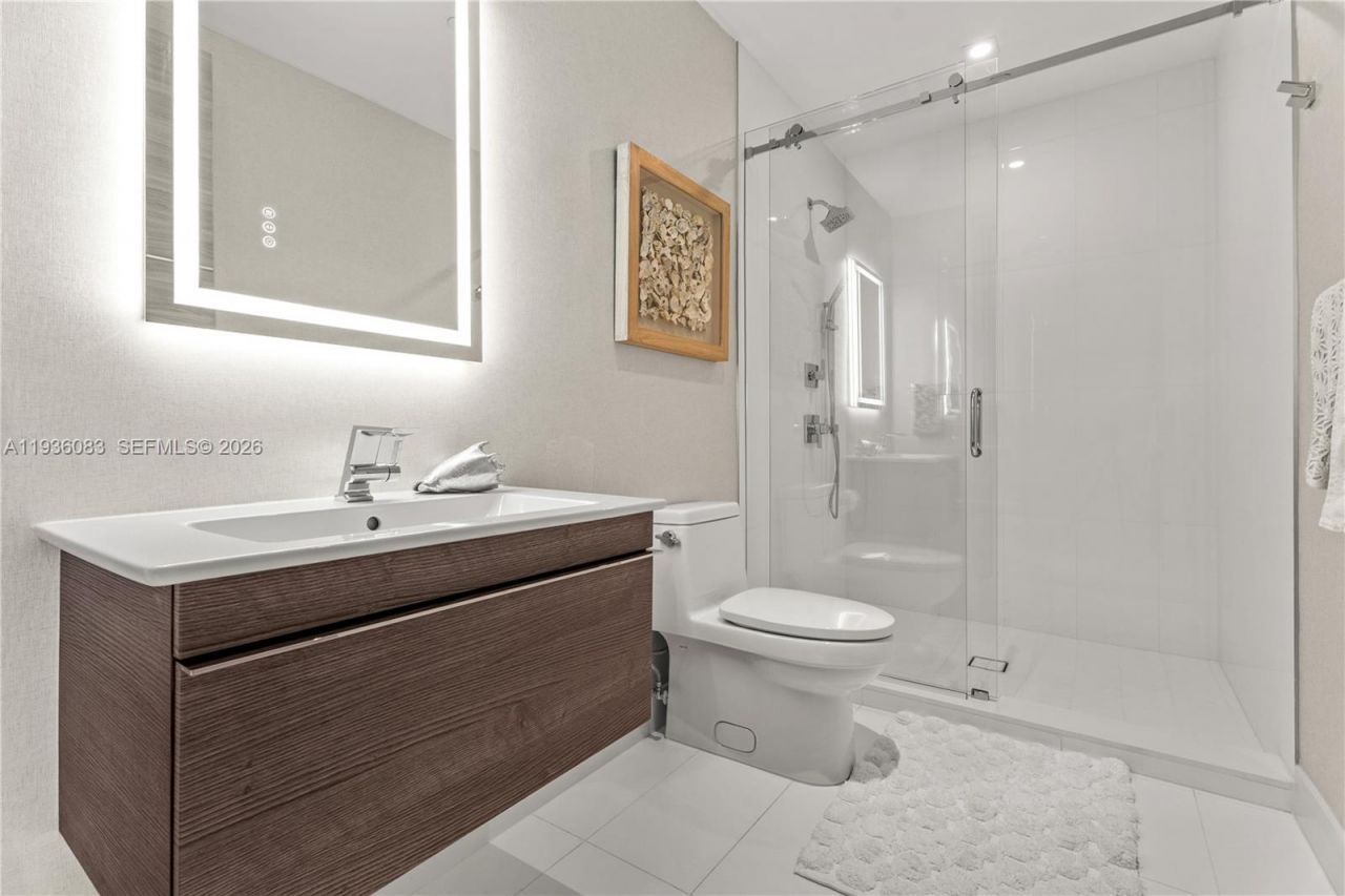 515 Valencia Ave, Unit 403, Coral Gables, FL 33134 Photo