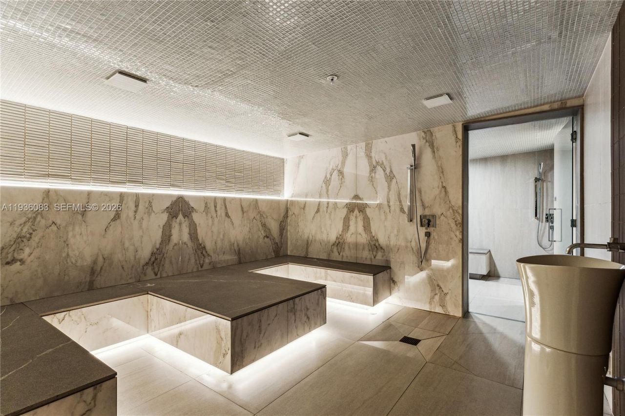 515 Valencia Ave, Unit 403, Coral Gables, FL 33134 Photo