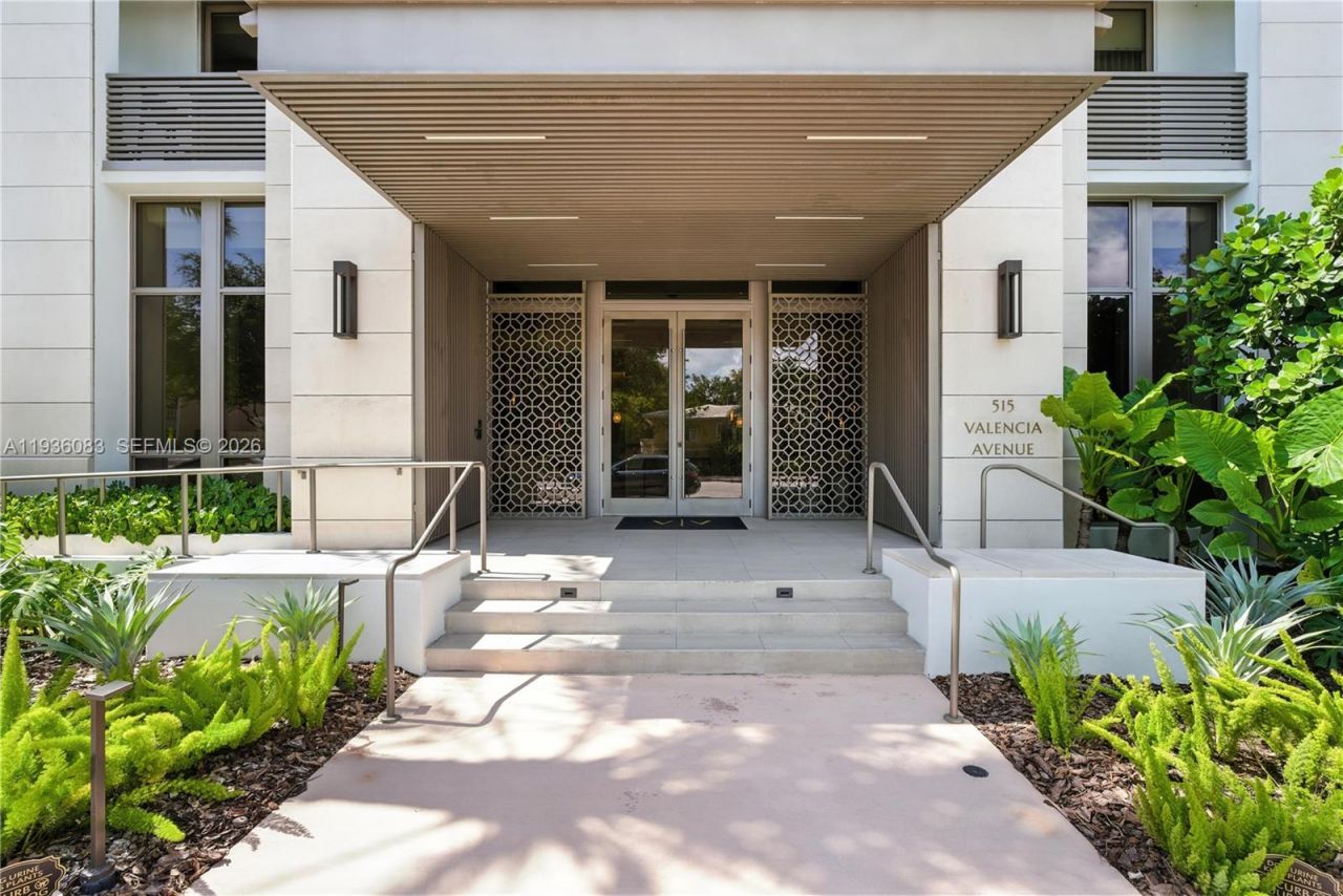 515 Valencia Ave, Unit 403, Coral Gables, FL 33134 Photo