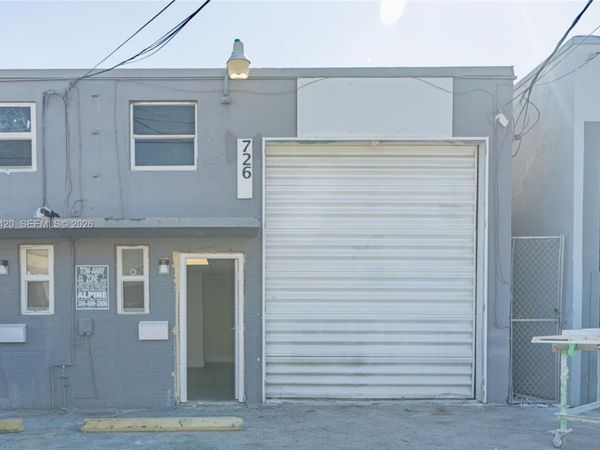 726 W 28th St, Hialeah, FL 33010