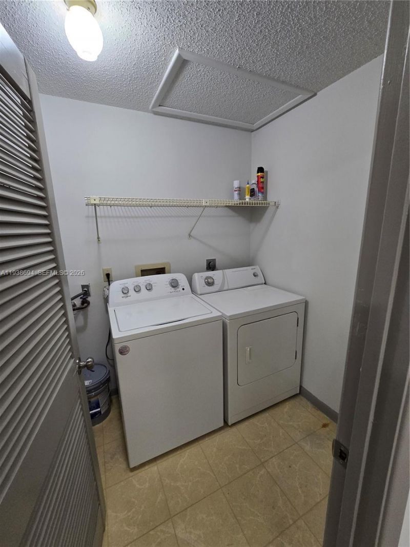 2050 Oleander Blvd, Unit 9-206, Fort Pierce, FL 34950 Photo