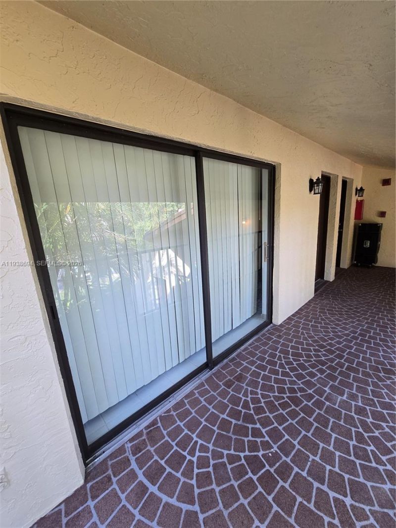 2050 Oleander Blvd, Unit 9-206, Fort Pierce, FL 34950 Photo