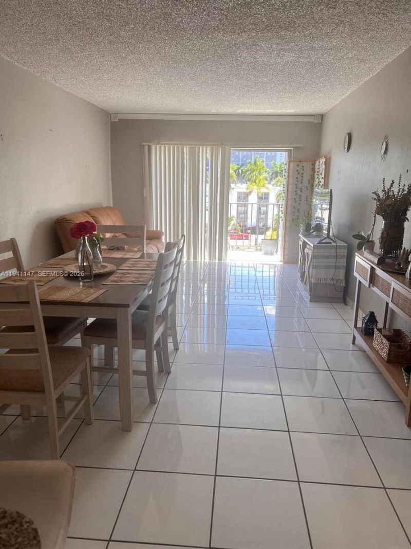 5505 NW 7th St, Unit W406, Miami, FL 33126 Photo