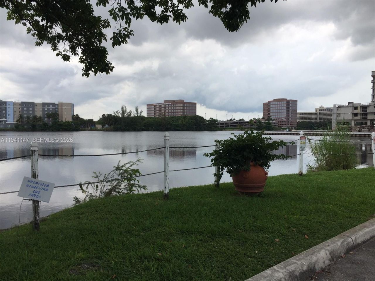 5505 NW 7th St, Unit W406, Miami, FL 33126 Photo