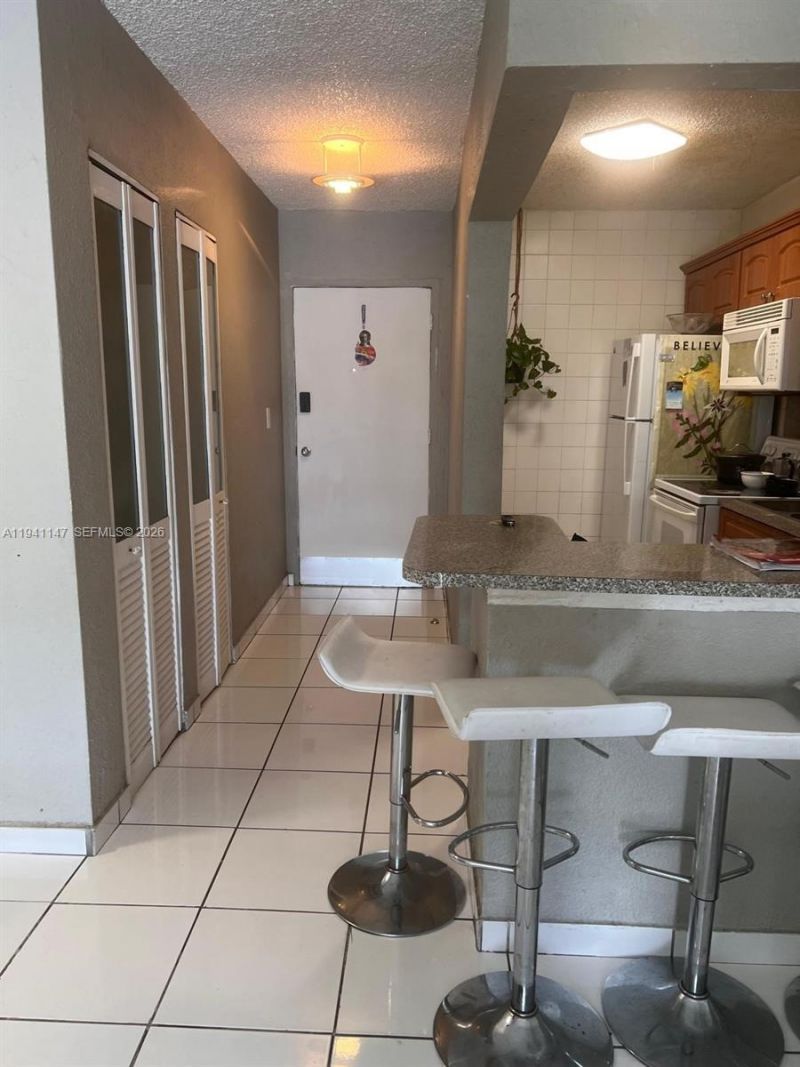 5505 NW 7th St, Unit W406, Miami, FL 33126 Photo