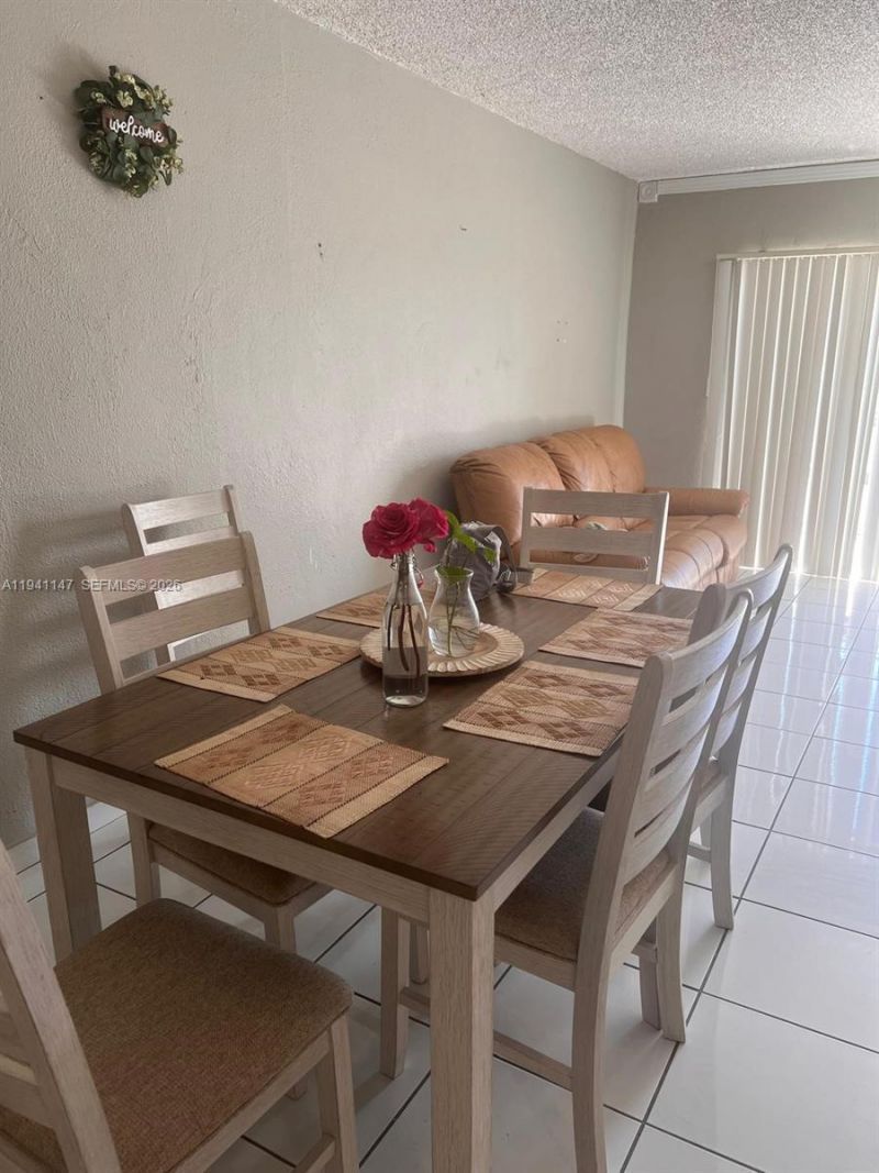 5505 NW 7th St, Unit W406, Miami, FL 33126 Photo