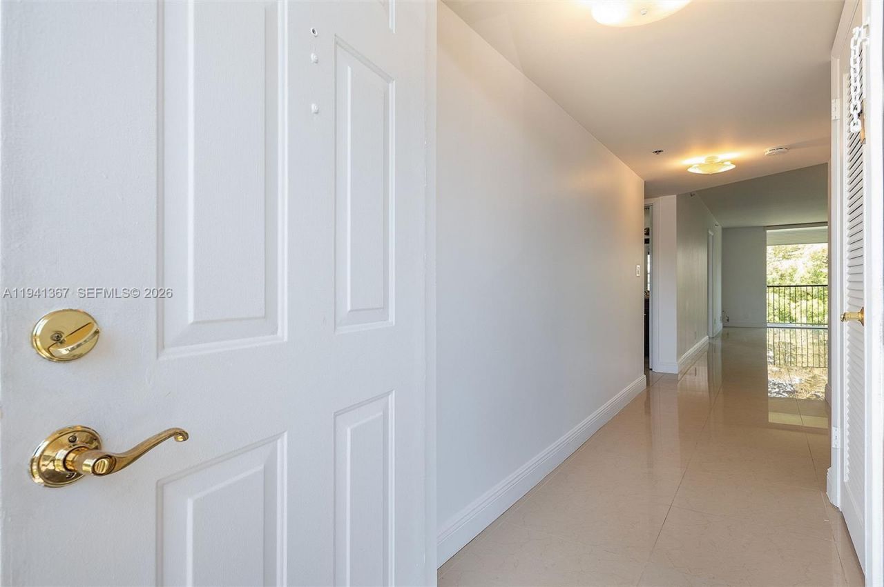 3150 W Rolling Hills Cir, Unit 307, Davie, FL 33328 Photo
