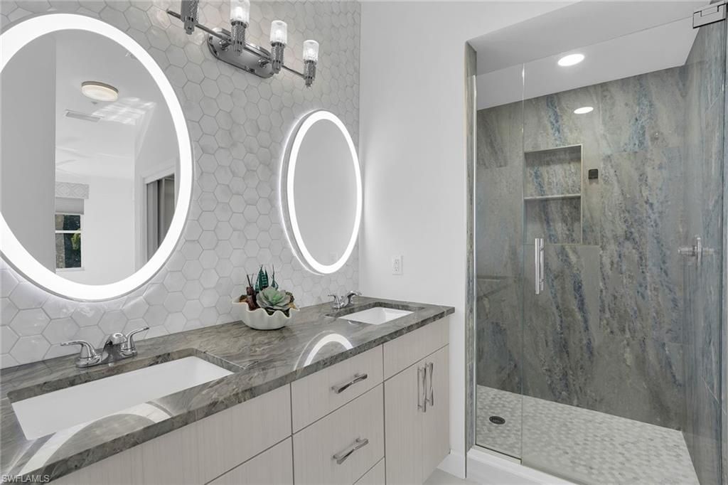 2350 Carrington Ct, Unit 7-202, Naples, FL 34109 Photo