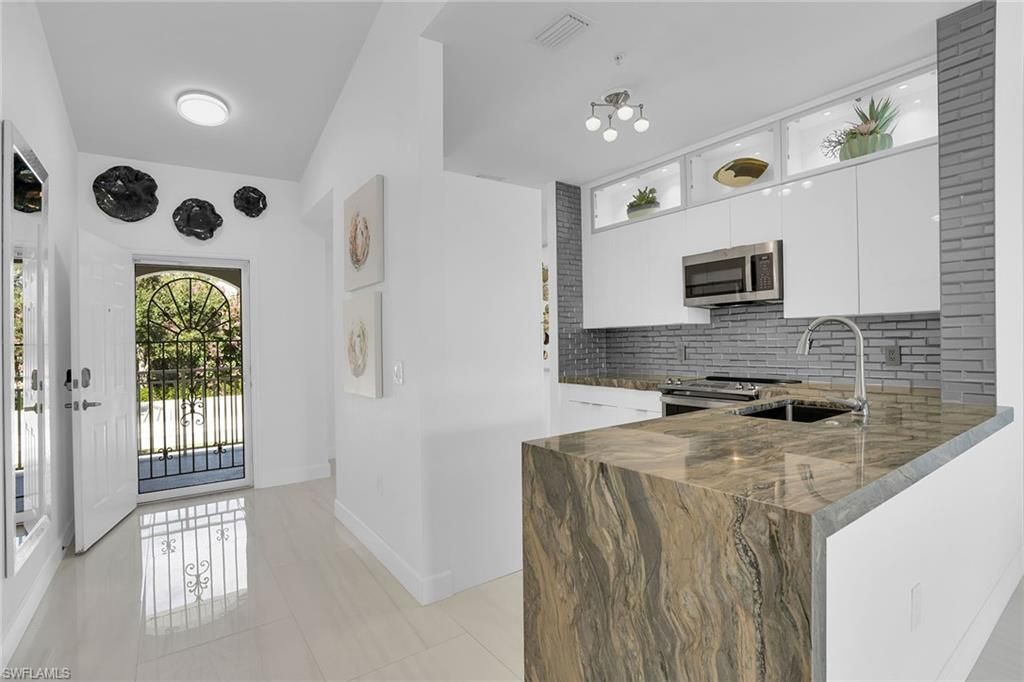 2350 Carrington Ct, Unit 7-202, Naples, FL 34109 Photo