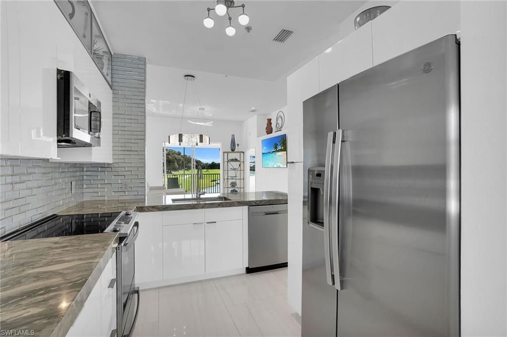 2350 Carrington Ct, Unit 7-202, Naples, FL 34109 Photo