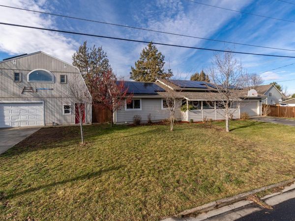 1511 SW 21st Place, Redmond, OR 97756