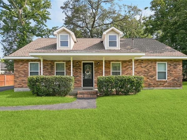 203 WILLOW Circle, Mandeville, LA 70471