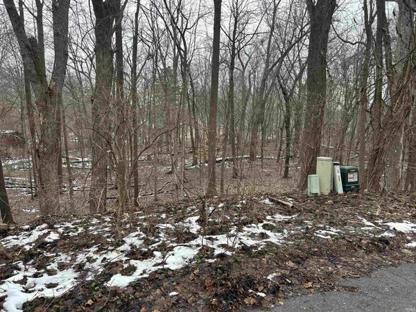 703 Triple Crown Road, Mishawaka, IN 46544