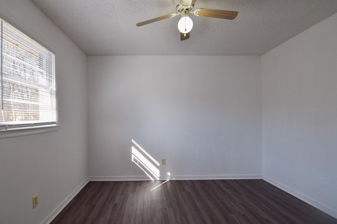 6957 S Kenwood Drive Photo 7