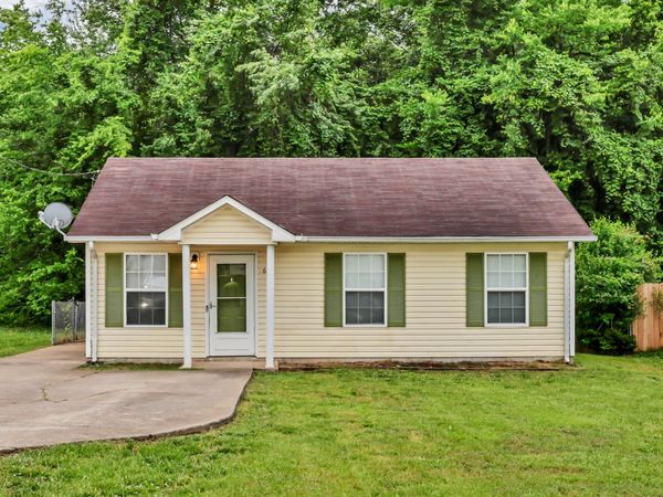 634 Stateline Rd, Oak Grove, KY 42262