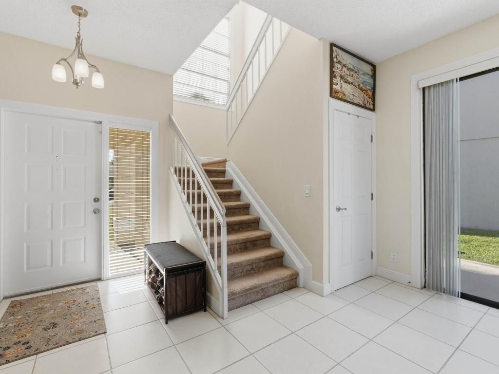 3962 Circle Lake Drive, West Palm Beach, FL 33417 Photo