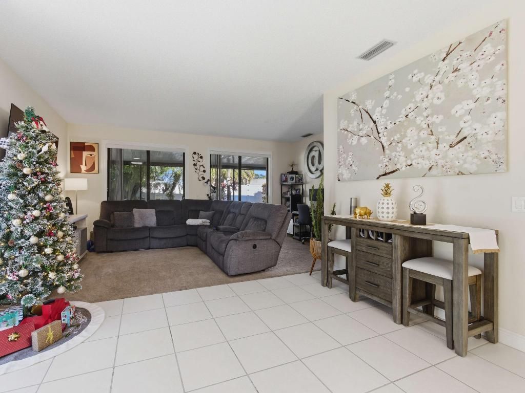 3962 Circle Lake Drive, West Palm Beach, FL 33417 Photo