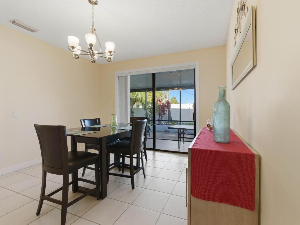 3962 Circle Lake Drive, West Palm Beach, FL 33417 Photo