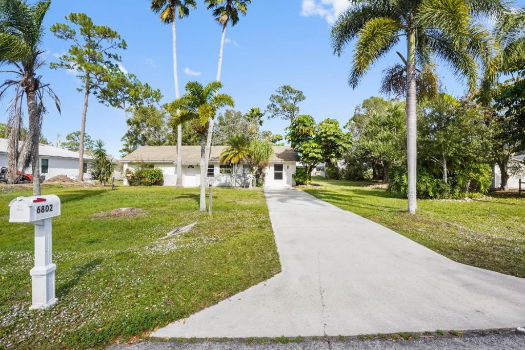 6802 Ocala Avenue, Fort Pierce, FL 34951 Main Photo