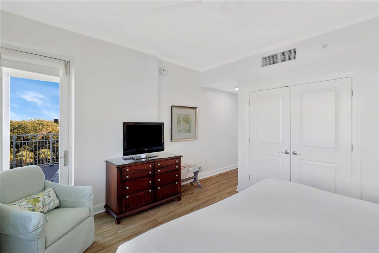 5804 Palmetto Drive Photo 16