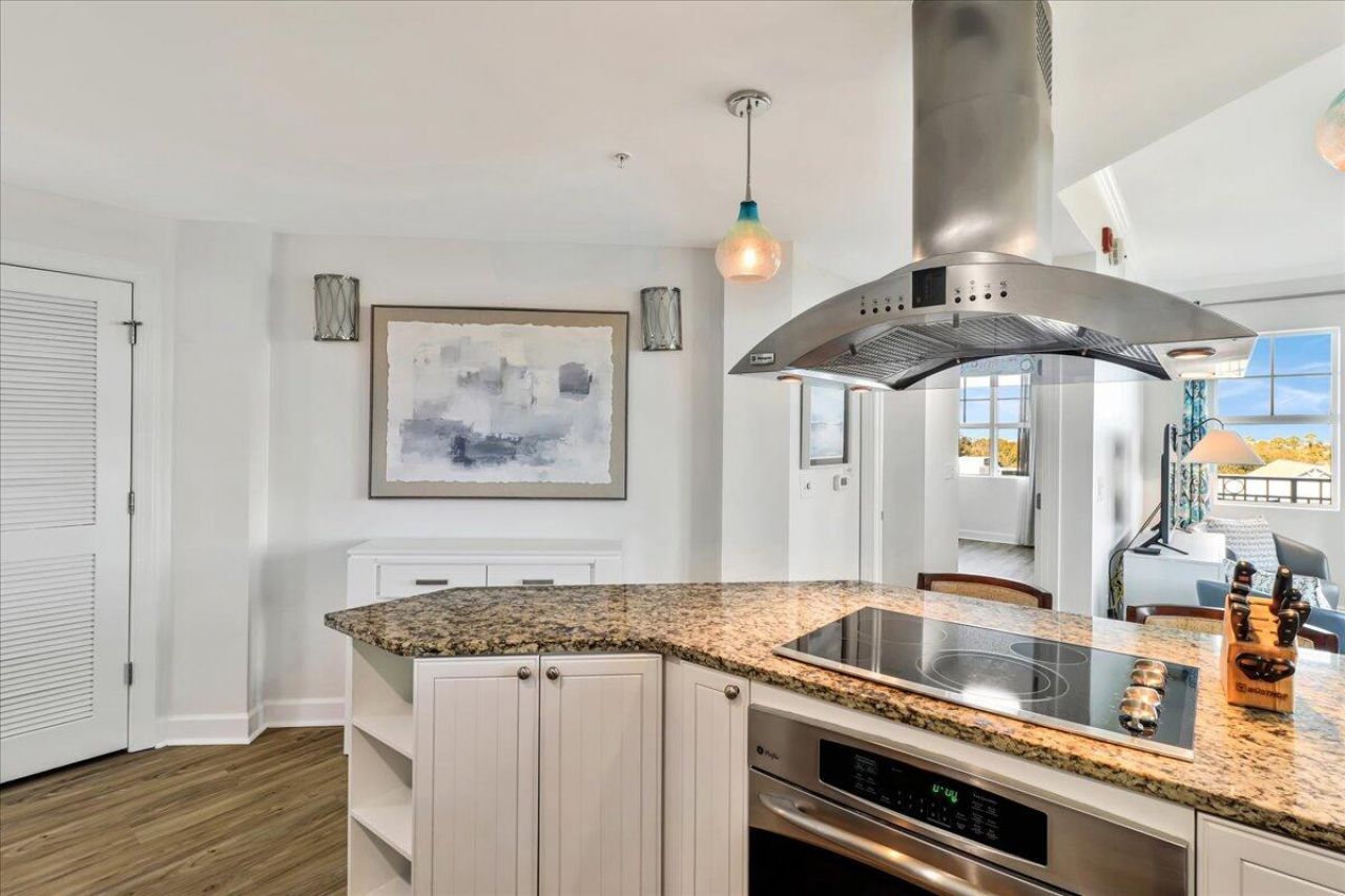 5804 Palmetto Drive Photo 6