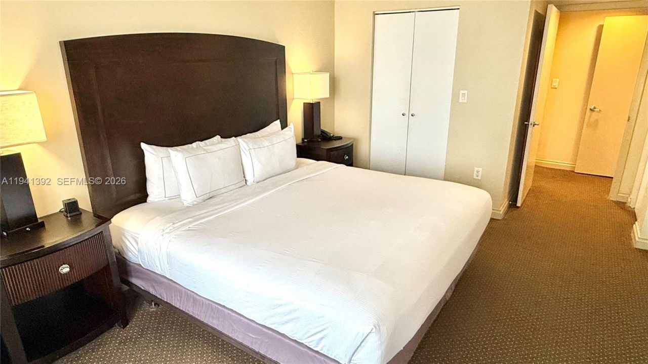 17375 Collins Ave , Unit 2406, Sunny Isles Beach, FL 33160 Photo