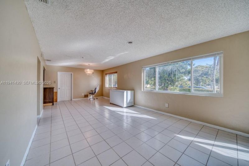 12220 NE Miami Pl, North Miami, FL 33161 Photo