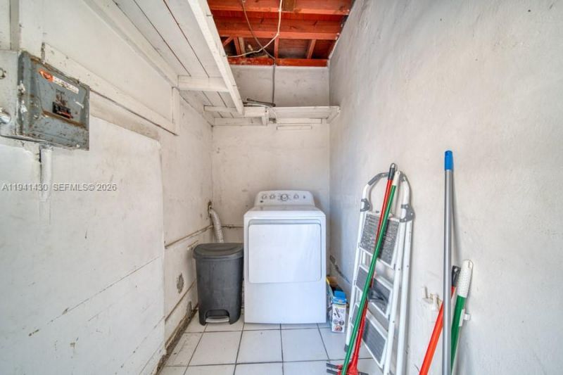 12220 NE Miami Pl, North Miami, FL 33161 Photo