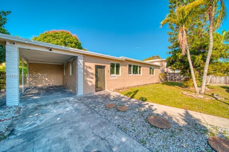 12220 NE Miami Pl, North Miami, FL 33161 Photo