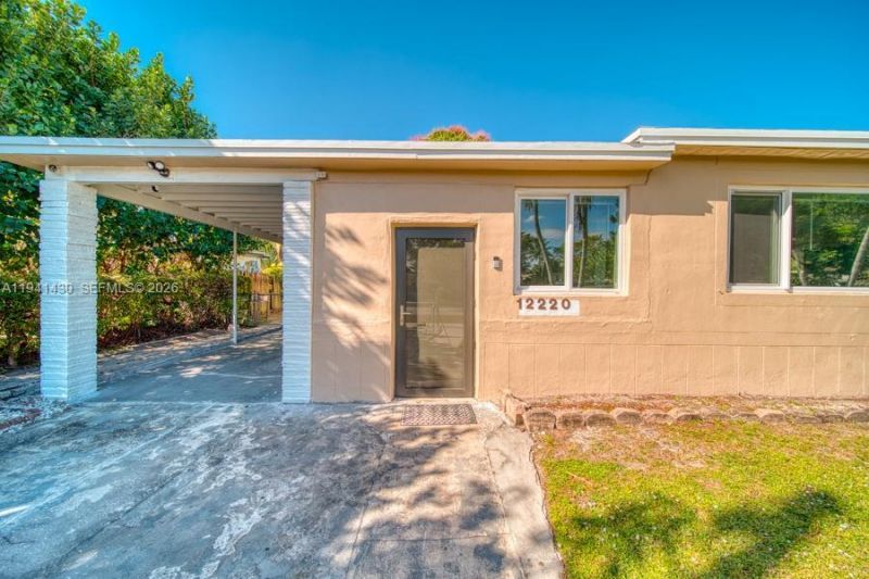 12220 NE Miami Pl, North Miami, FL 33161 Photo