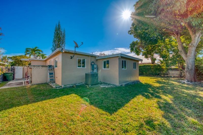 12220 NE Miami Pl, North Miami, FL 33161 Photo