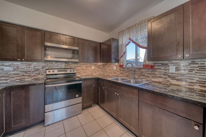 12220 NE Miami Pl, North Miami, FL 33161 Photo