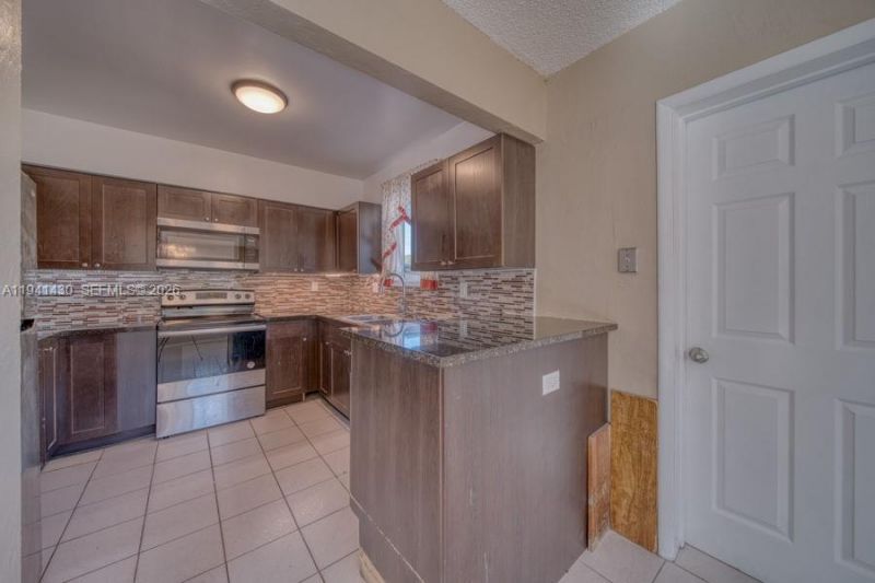 12220 NE Miami Pl, North Miami, FL 33161 Photo