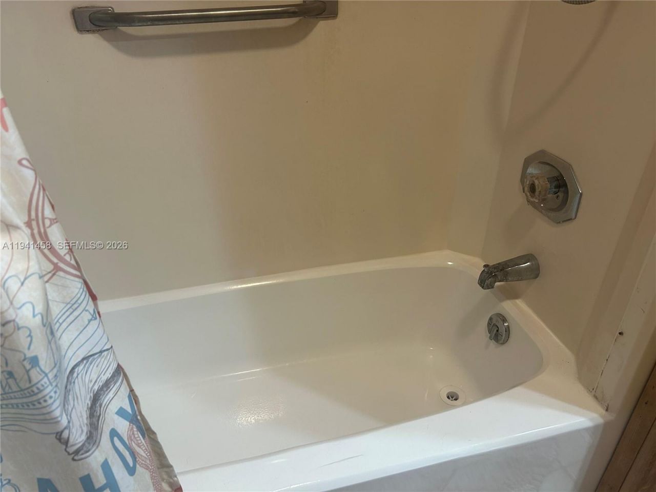 186 W Avenue A, Key Largo, FL 33037 Photo