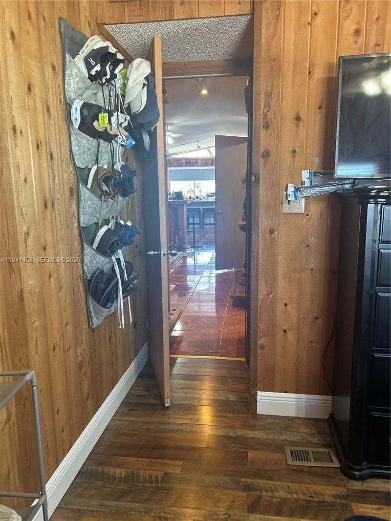 186 W Avenue A, Key Largo, FL 33037 Photo